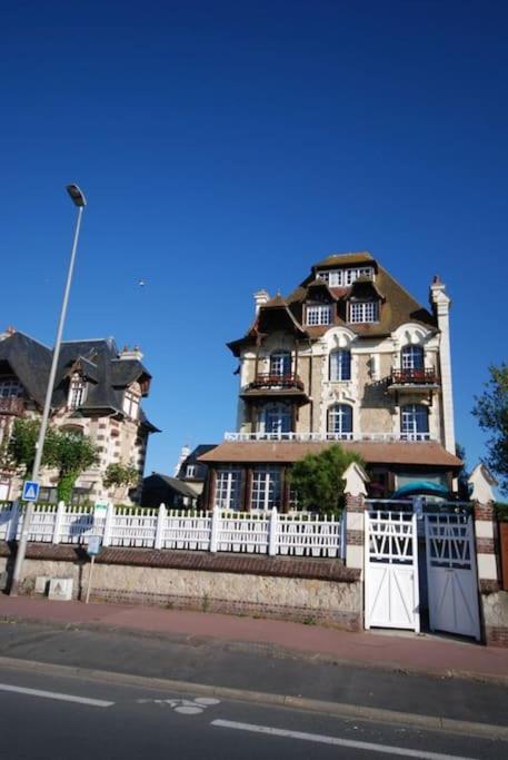 Les Embruns - Plein Ciel - Appartement 3Eme Etage Deauville Dış mekan fotoğraf